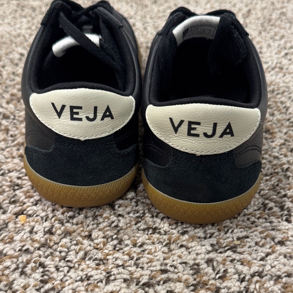 Veja Black and Cream Men's Sneakers - Picture 3 of 6